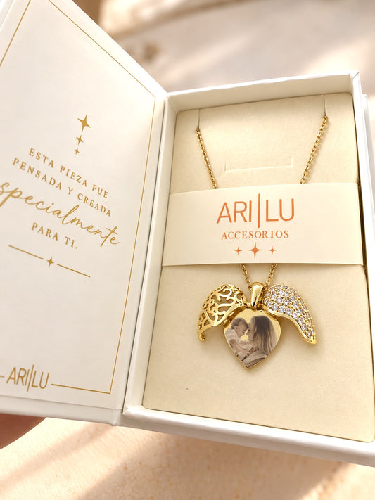 Collar corazón con Alas Vale